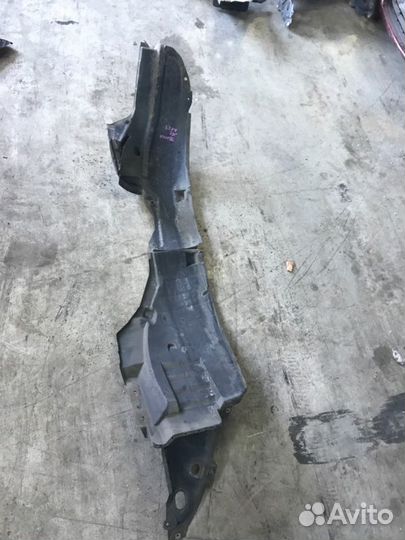 Подкрылок передний правый Nissan Teana J32