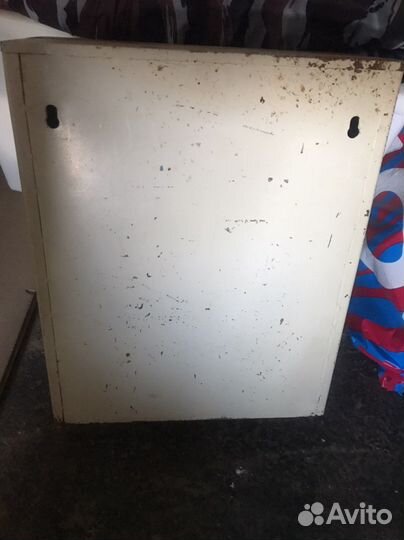 Старинный медицинский шкаф-аптечка 30-40 гг