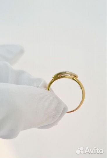 Золотое кольцо с камнем 16,5р