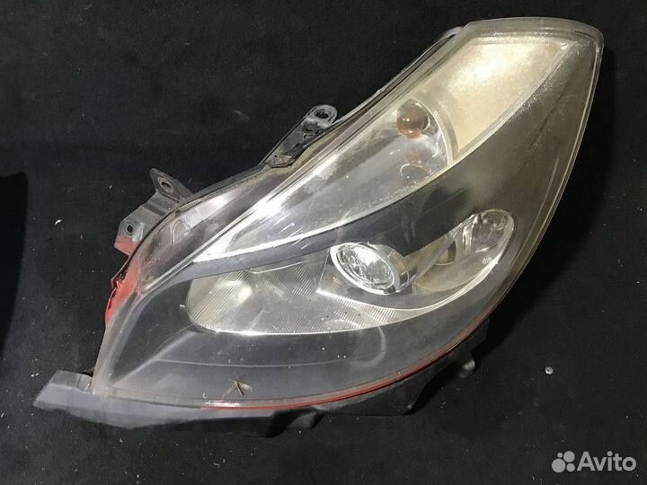 Фара левая галоген Renault Clio 3 2005-2009