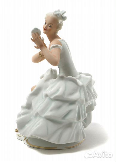 Фарфоровая фигура Балерина с зеркалом. Schaubach K
