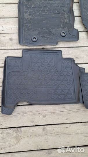 Автоковрики от Lexus NX 200