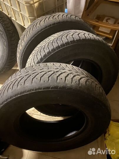 Bridgestone Blizzak Spike-01 235/70 R16