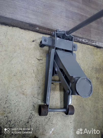 Продам подкатной гидравлический домкрат 