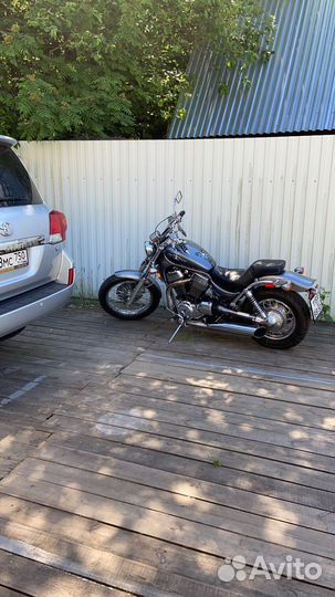 Suzuki Boulevard S83