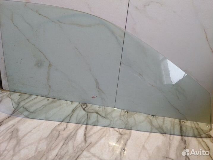 Стекло двери передней правой Audi A4 B5 AEB 1999