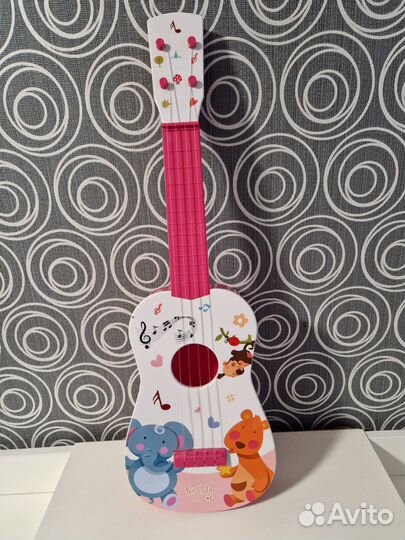 Игрушечная гитара