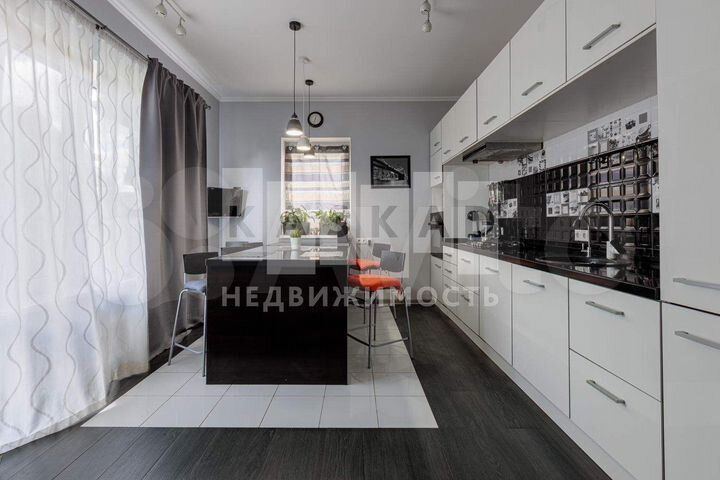 Коттедж 140 м² на участке 7 сот.