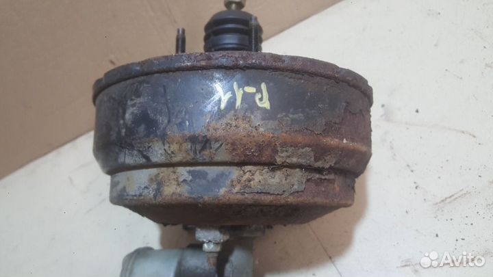 Вакуумный усилитель Nissan Primera P10 седан