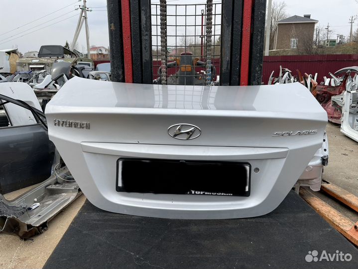 Hyundai Solaris крышка багажника