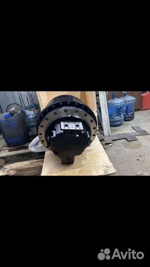 Редуктор хода экскаватора Case CX290B