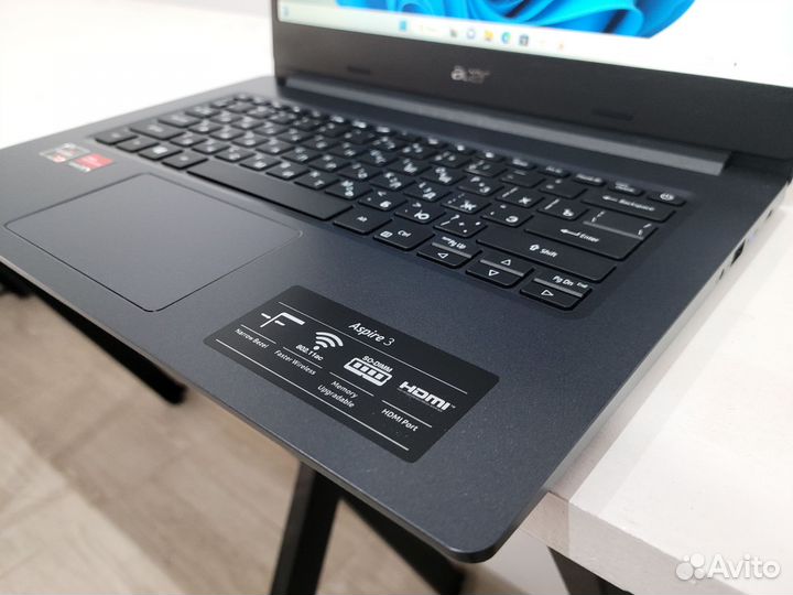 Ультрабук Acer 14.0 full HD Ryzen3 256SSD