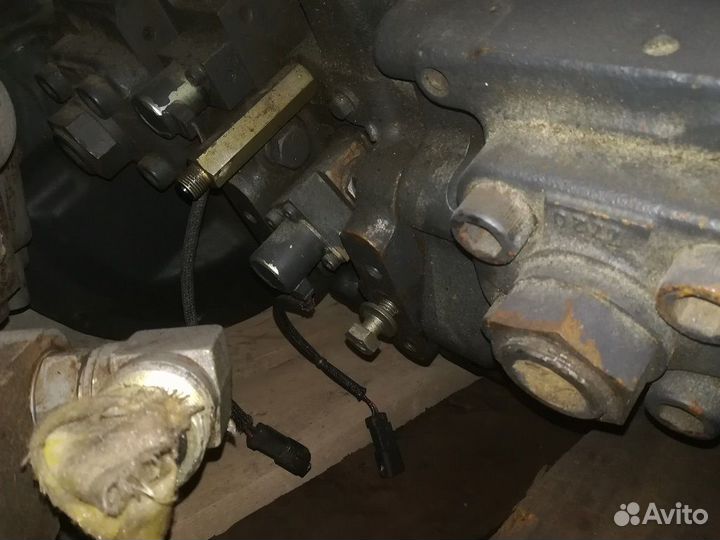 Основной гидравлический насос, б/у 708-2G-11151 (S