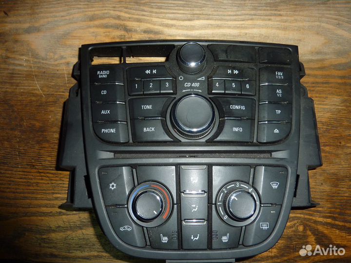 Opel Astra J панель управления магнитолой климатом