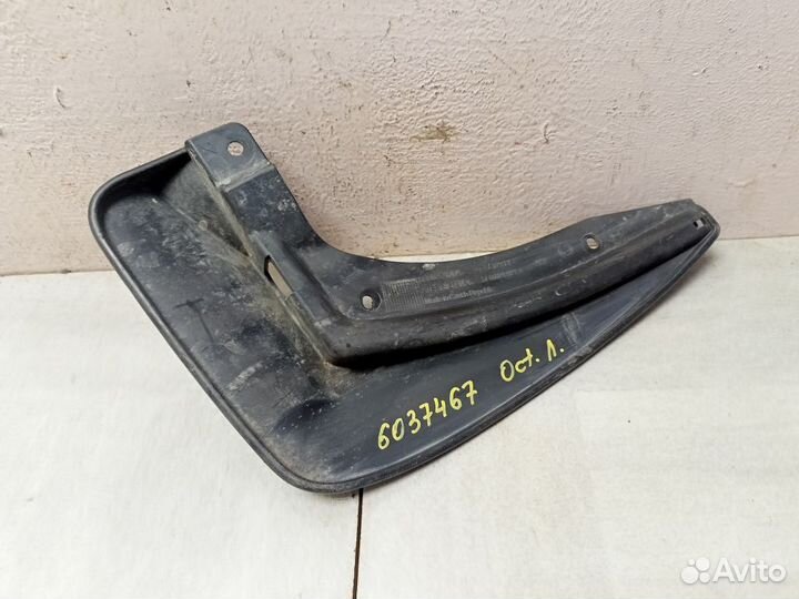 Брызговик передний Шкода