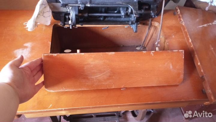 Швейная машинка старинная