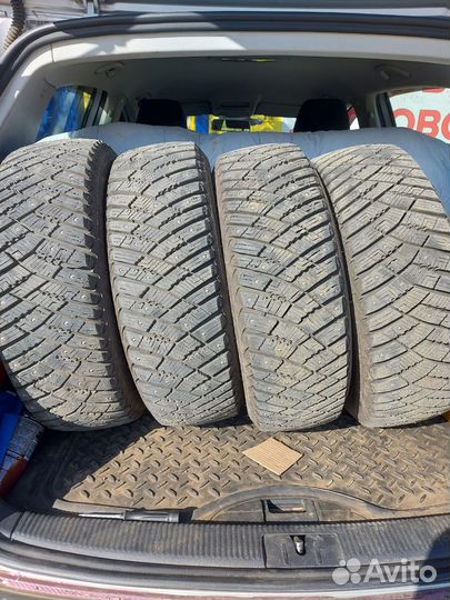 Goodyear Ultragrip Ice Arctic 195/65 R15