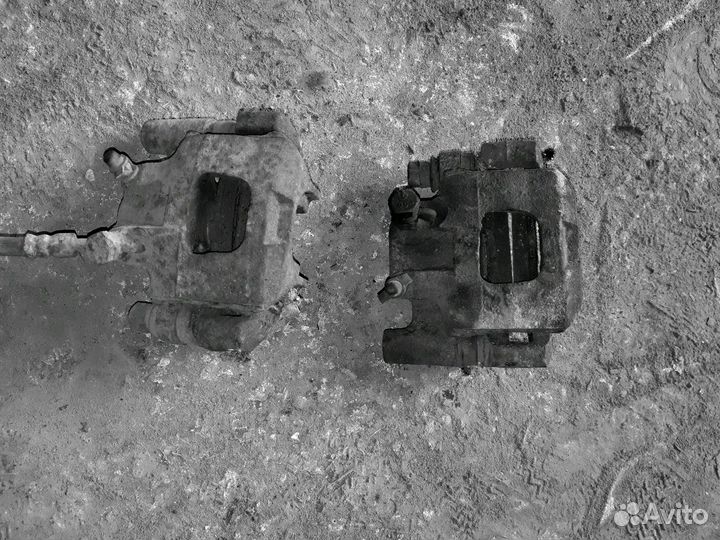 Суппорт задний левый Solano Солано