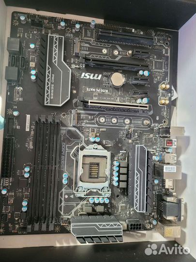 Материнская плата