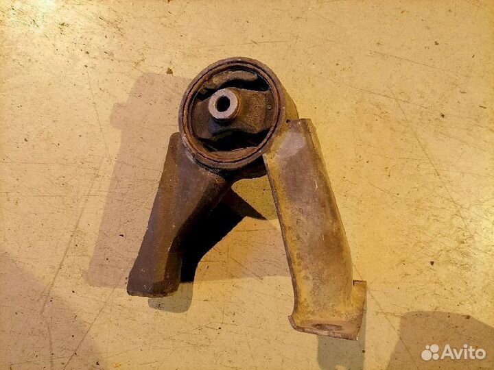 Опора двигателя (подушка двс) задняя MR554791 Mits