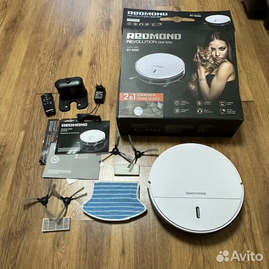 Пылесос-робот Redmond RV-R450