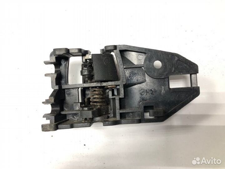 Ручка двери внутренняя задняя правая Mitsubishi