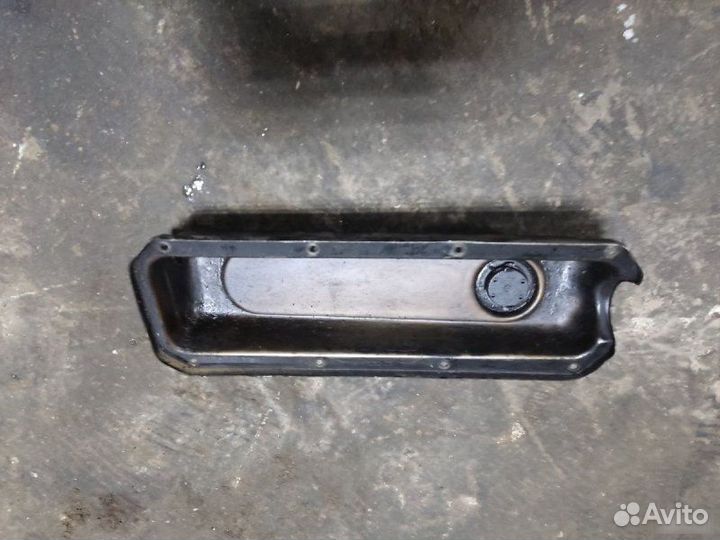 Крышка клапанная Volkswagen Passat B5