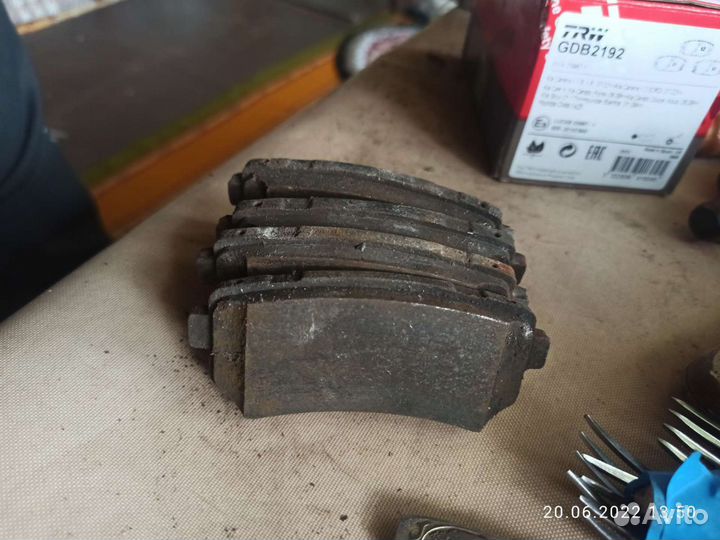 Тормозные колодки и диски передние