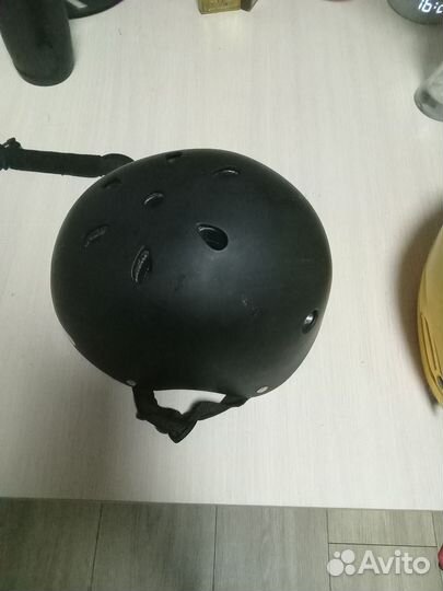 Шлем хоккейный детский жолт. Черный для велосипеда