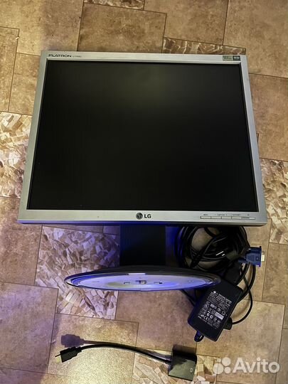 Монитор LG L1750U 17''