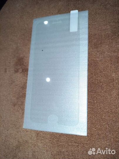 Защитное стекло на iPhone 7