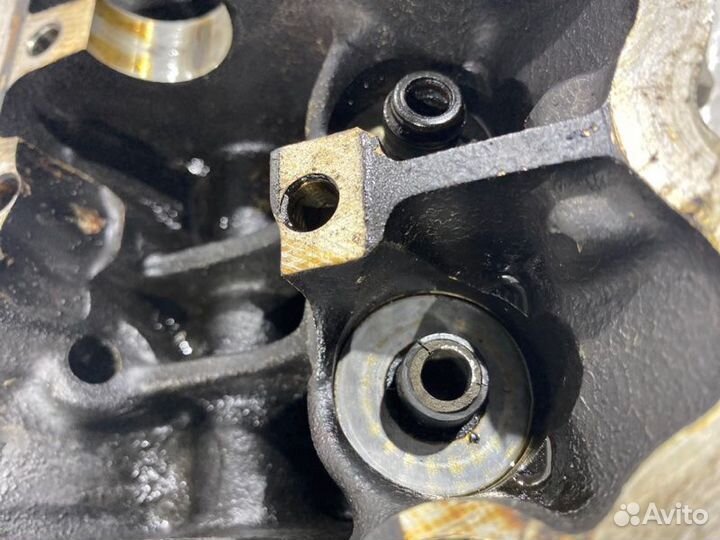 Головка блока цилиндров правая Mercedes-Benz