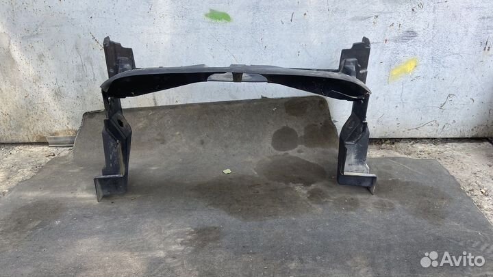 Воздуховод радиатора верхний Jaguar XF