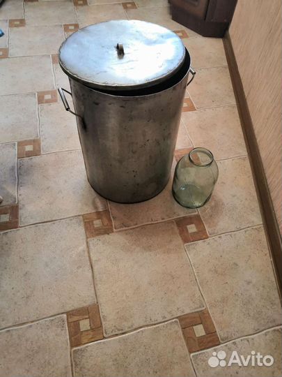 Бак нержавеющий с крышкой