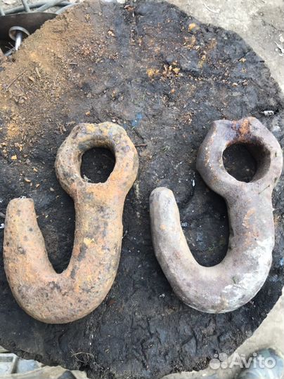 Крюки для тросов вес одного 2.5 кг кованные
