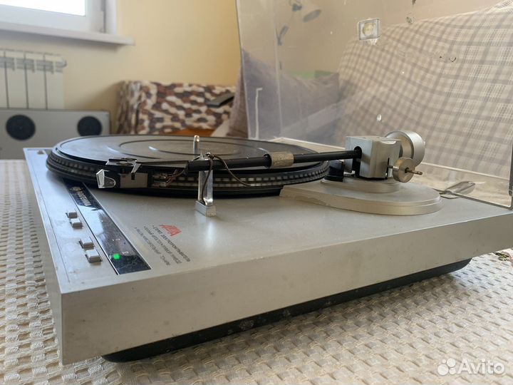 Проигрыватель винила 