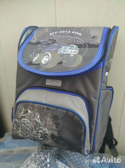 Рюкзак школьный