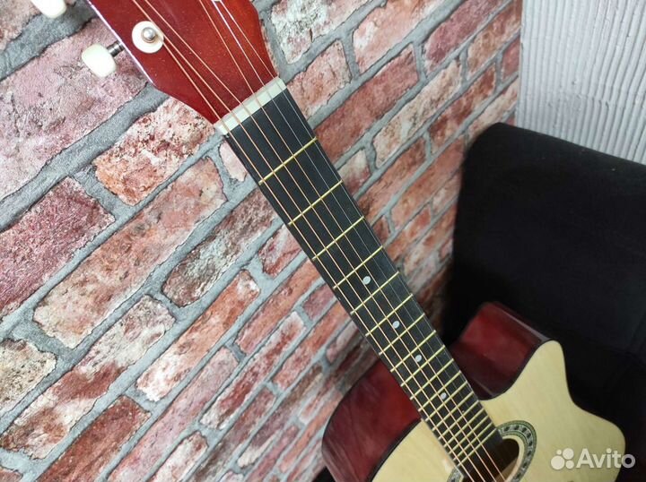 Гитара новая