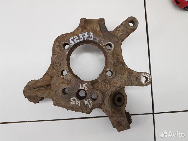 Кулак задний правый