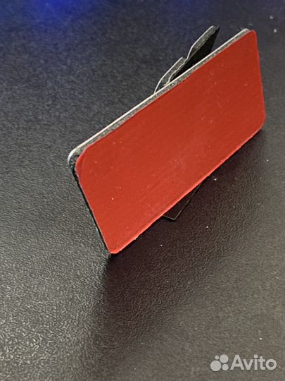 Шильдик на решетку радиатора VAG