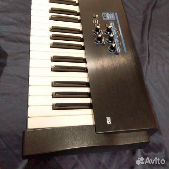 Синтезатор Roland Juno D