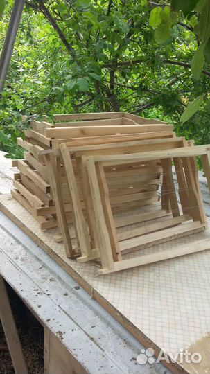 Рамки для пчел, улья-лежаки, рамоносы