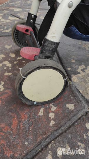 Прогулочная коляска yoya