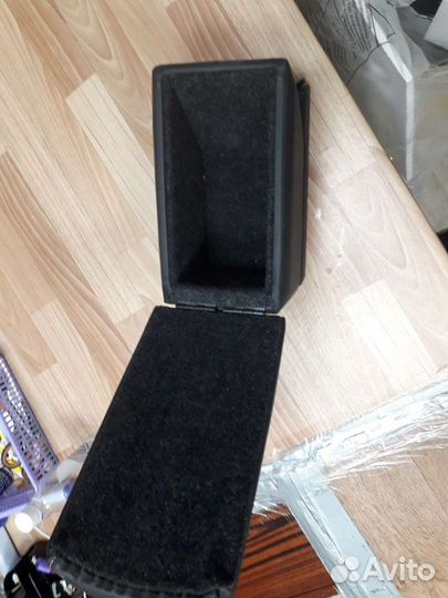 Подлокотник