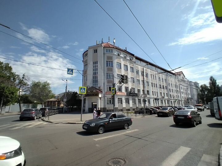 3-к. квартира, 70 м², 2/4 эт.
