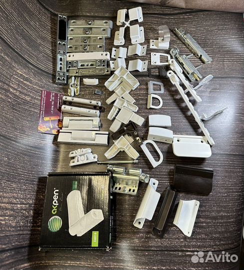 Замки и ручки на пластиковые окна и двери