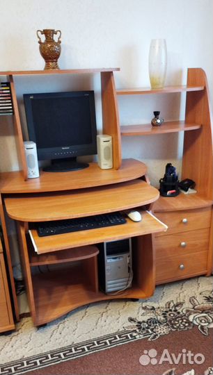 Компьютерный стол