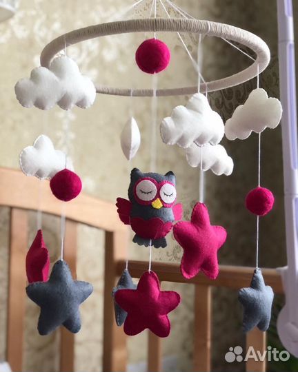 Мобиль на кроватку из фетра