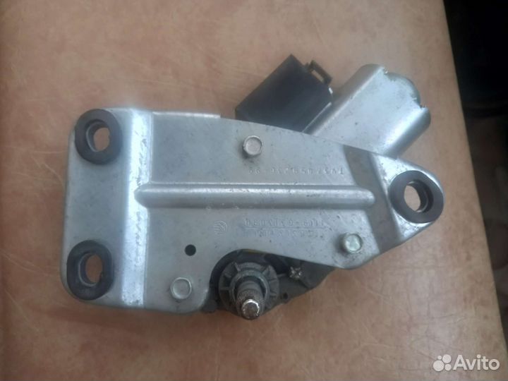 Моторчик дворника пятой двери