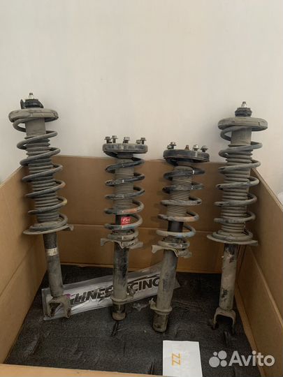 Комплект стоек Honda Accord 8 2.4